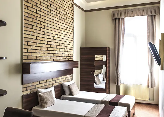 Sous44 Hotel 3*
